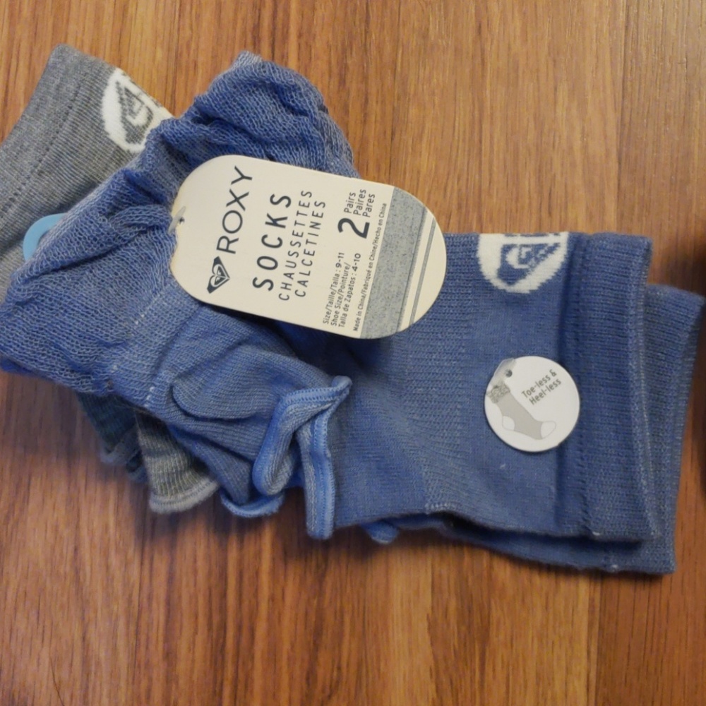 4 pair of socks ~ Roxy ~ toe-less